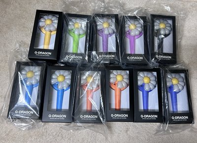 G-Dragon 2025世巡 小手燈 鑰匙圈吊飾