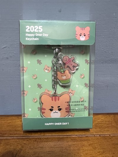 Oner生日鑰匙圈含小卡