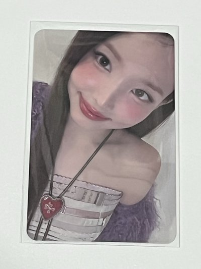 The Story Goes On專輯卡