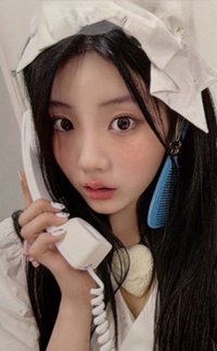 NOT CUTE ANYMORE yzy 線上1.0 簽售卡 