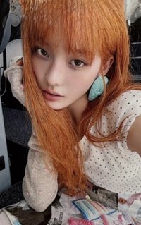 NOT CUTE ANYMORE yzy 線上1.0 簽售卡 