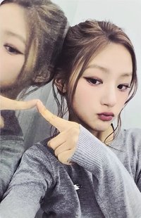 單曲二 who ver. 專輯卡 
