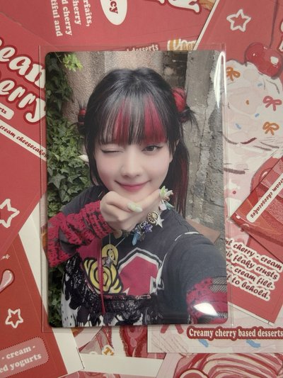 超萌中背托臉妮