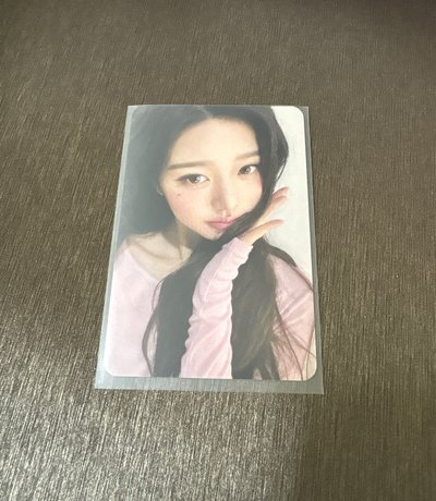 Amuse 張員瑛 粉衣員 托臉員 代言員  中文卡背