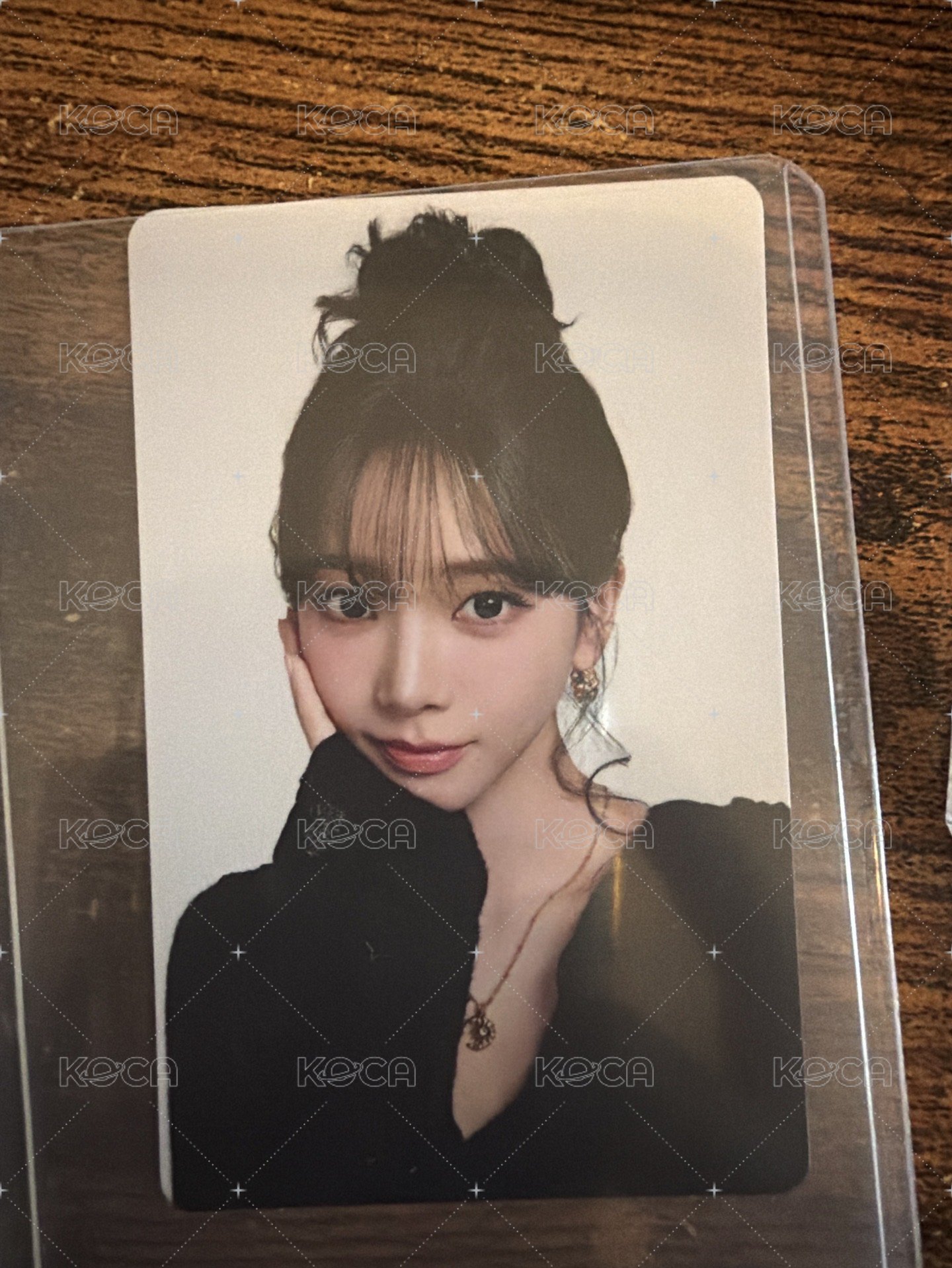 Karina托臉