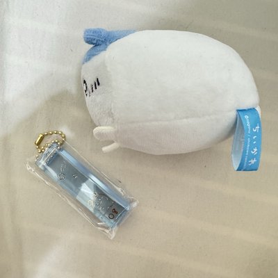 吉伊卡哇 小八趴姿吊飾娃娃+古本壓克力吊飾