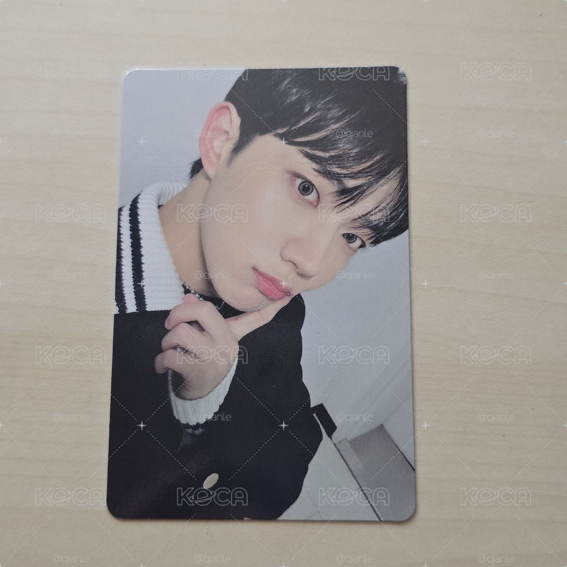 3rd Mini Album <On and On> 專輯卡 
