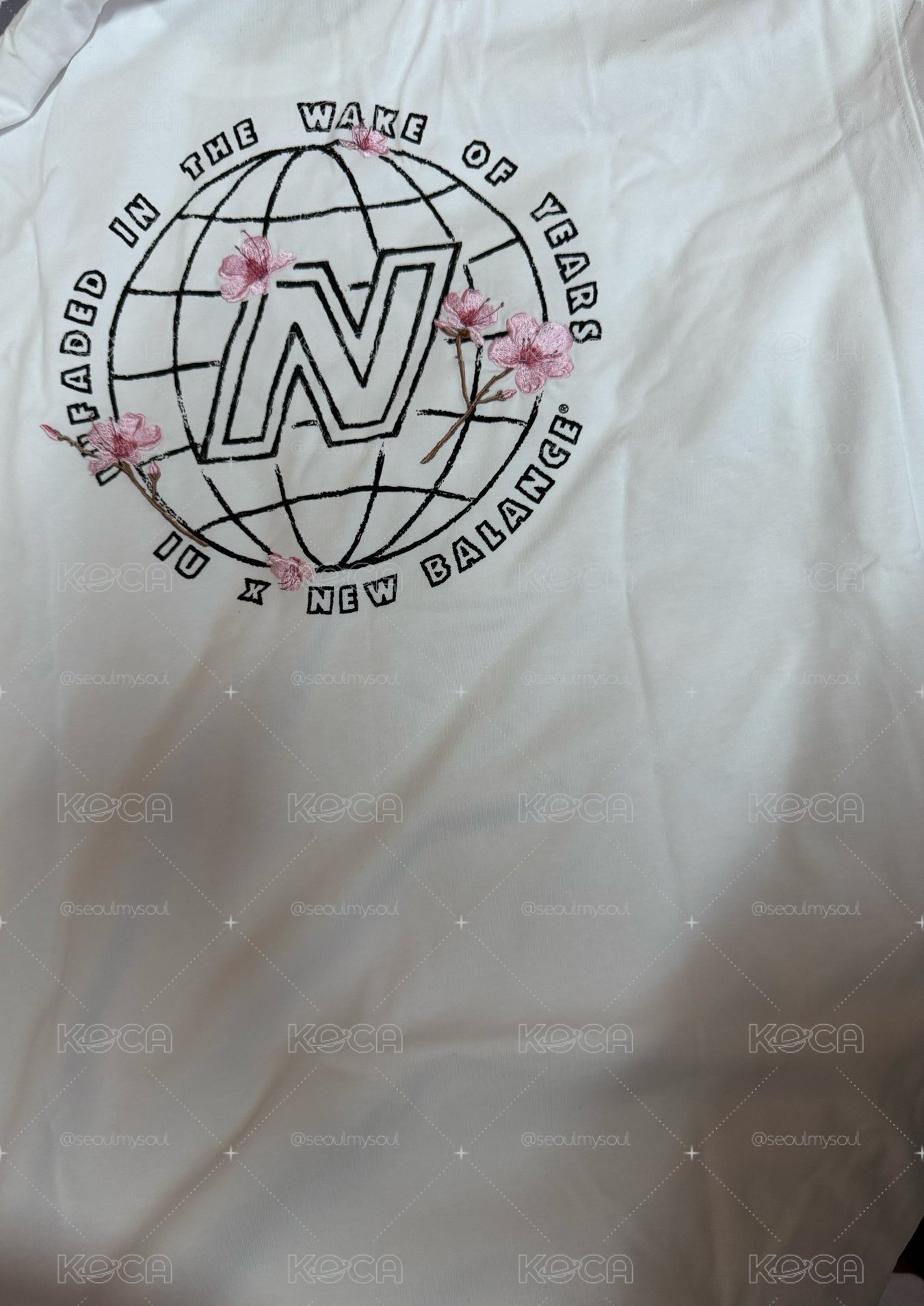 白色IU NB聯名 T-shirt 