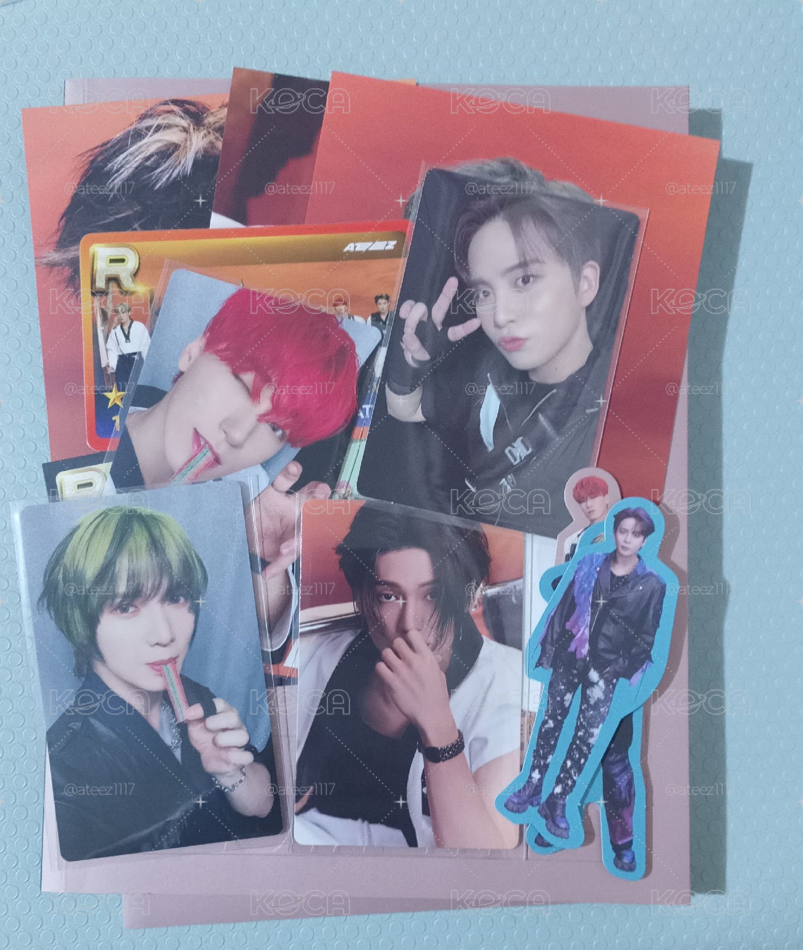 ATEEZ 泡泡糖傘尚 整圖售 含專輯 傘有不過臉細微壓痕(如圖3) 其他配置如圖4