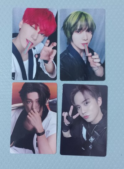 ATEEZ 泡泡糖傘尚 整圖售 含專輯 傘有不過臉細微壓痕(如圖3) 其他配置如圖4