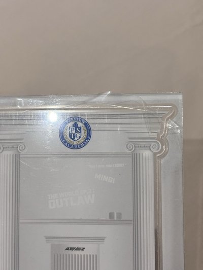 outlaw旼琦立牌