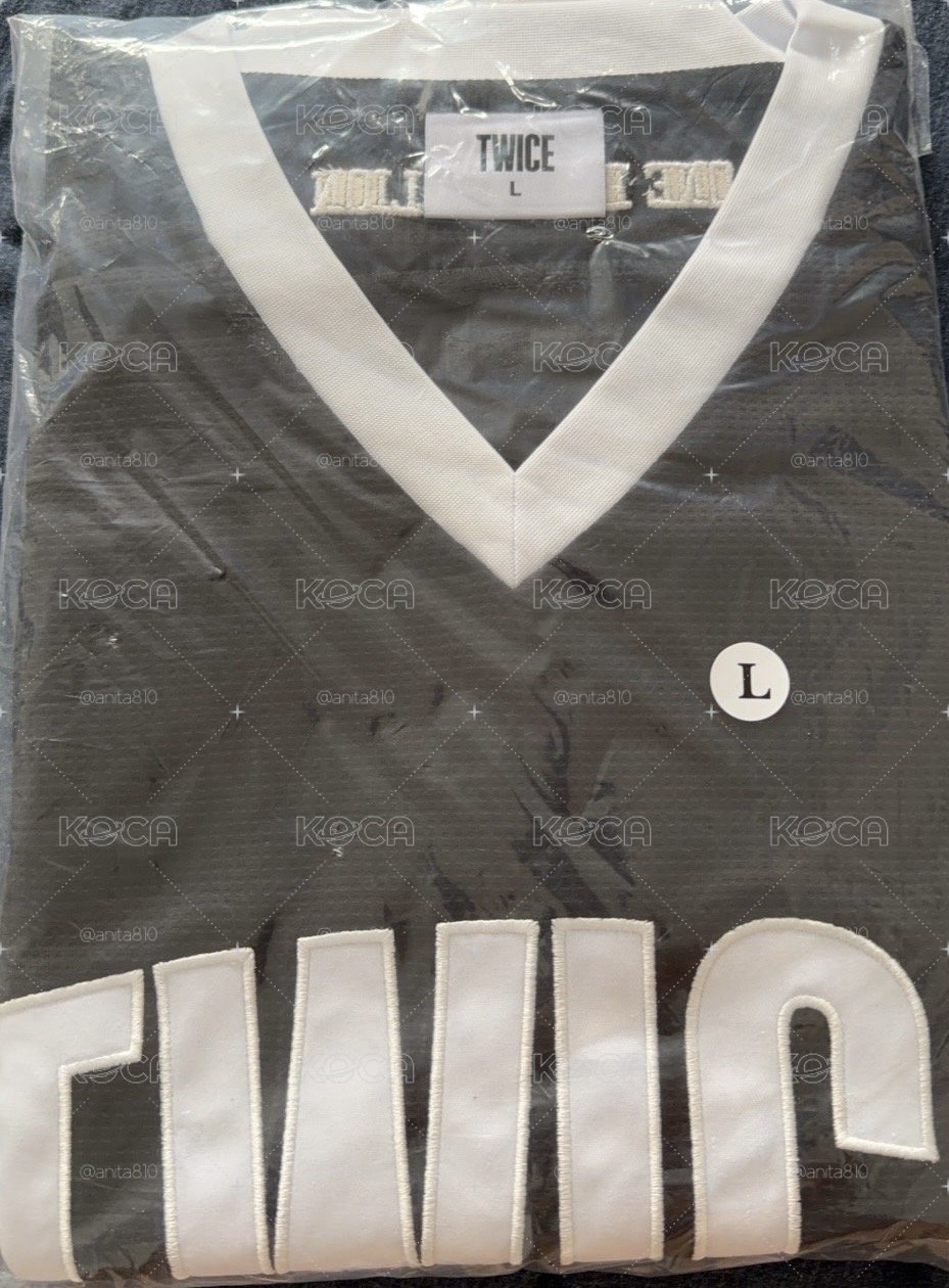 TWICE 六巡台北場週長袖L制服