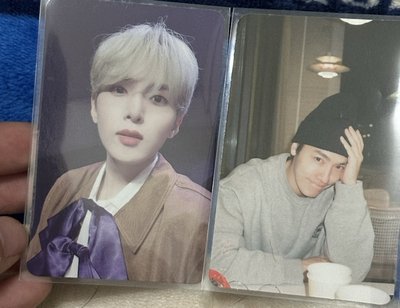 四張卡含專輯2本