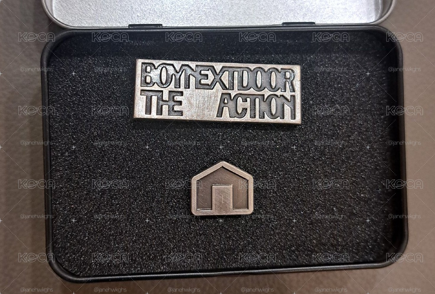 The Action SC徽章
