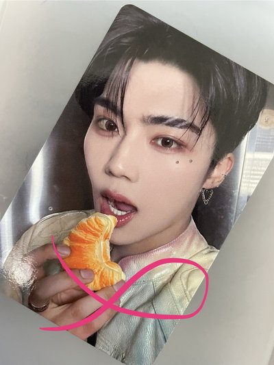 ZB1 吃麵包 咬麵包 麵包好吃