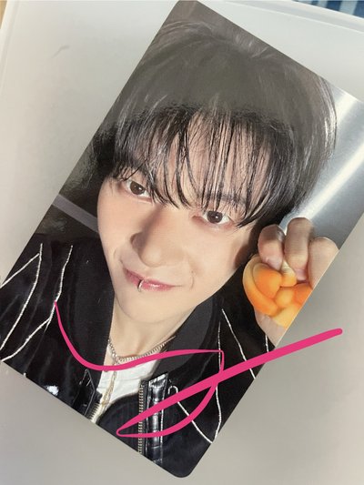 ZB1 吃麵包 咬麵包 麵包好吃