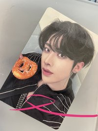 Ricky（需上帶下） 