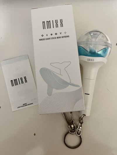 二手 NMIXX小手燈