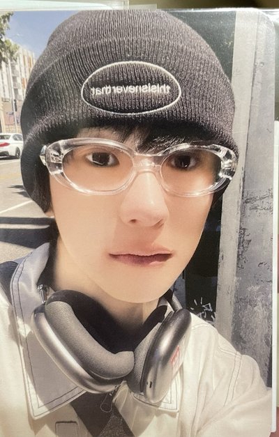 （限下）Anton get a guitar 