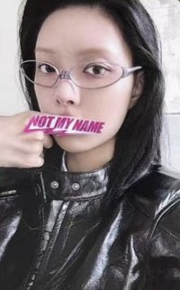 NOT CUTE ANYMORE yzy 線上2.0 簽售卡 