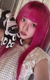 NOT CUTE ANYMORE yzy 線上5.0 簽售卡 