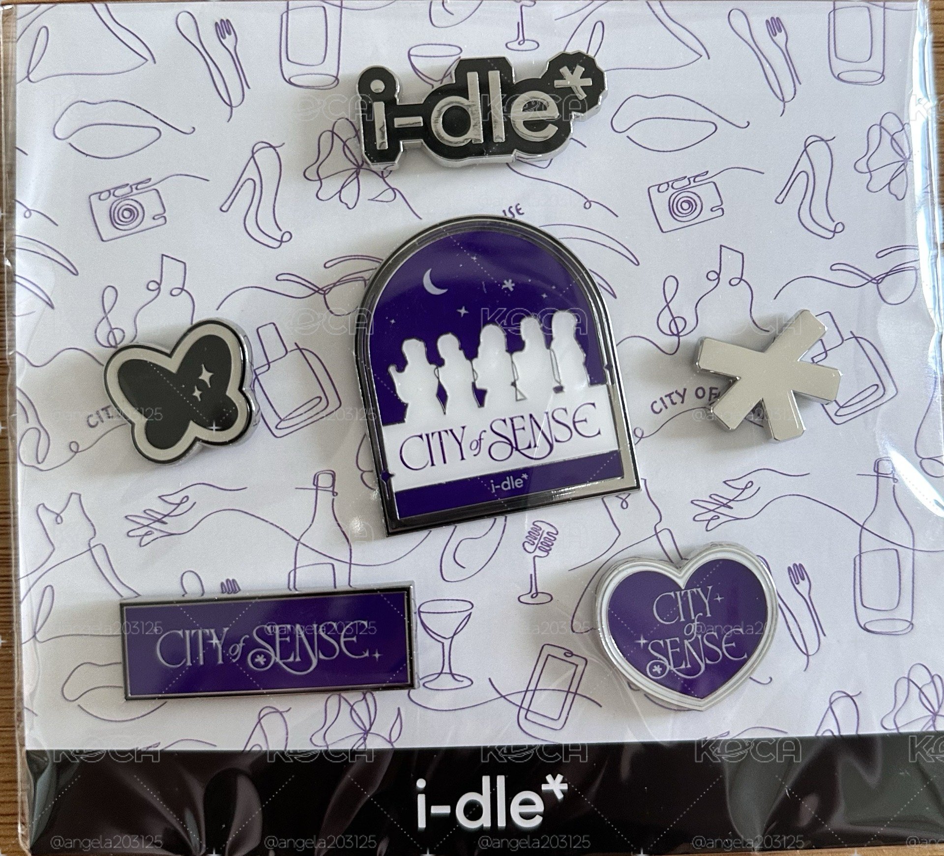 i-dle 展覽 金屬徽章組