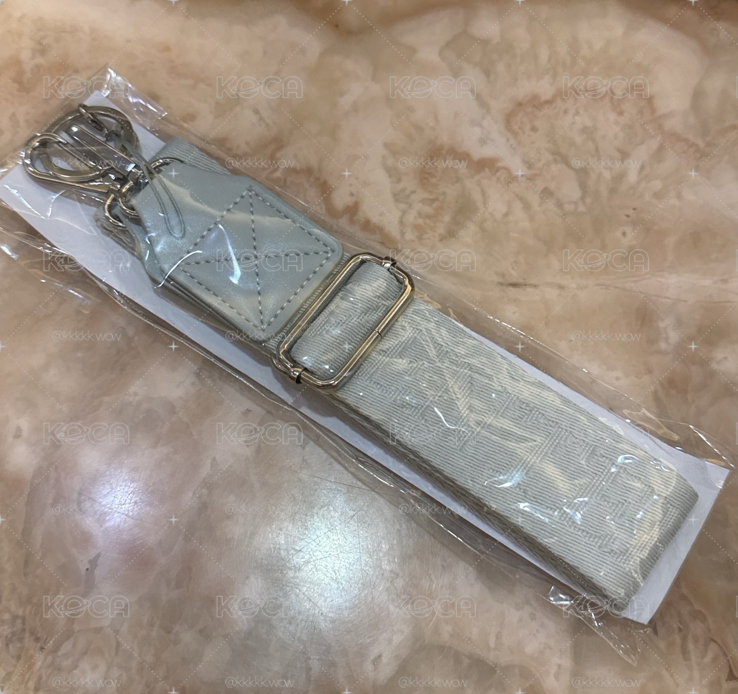 Follow Again 手機掛繩背帶 全新