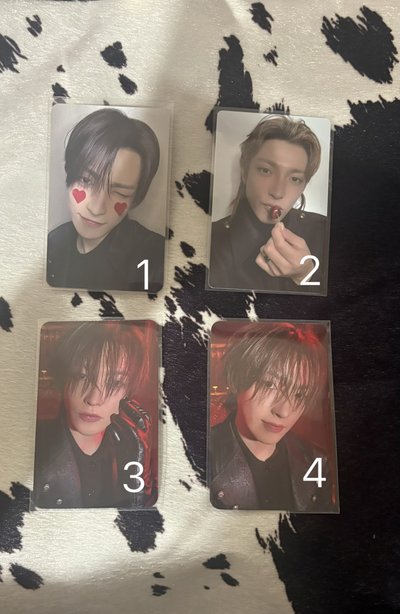 ATEEZ 弘中 特典卡們