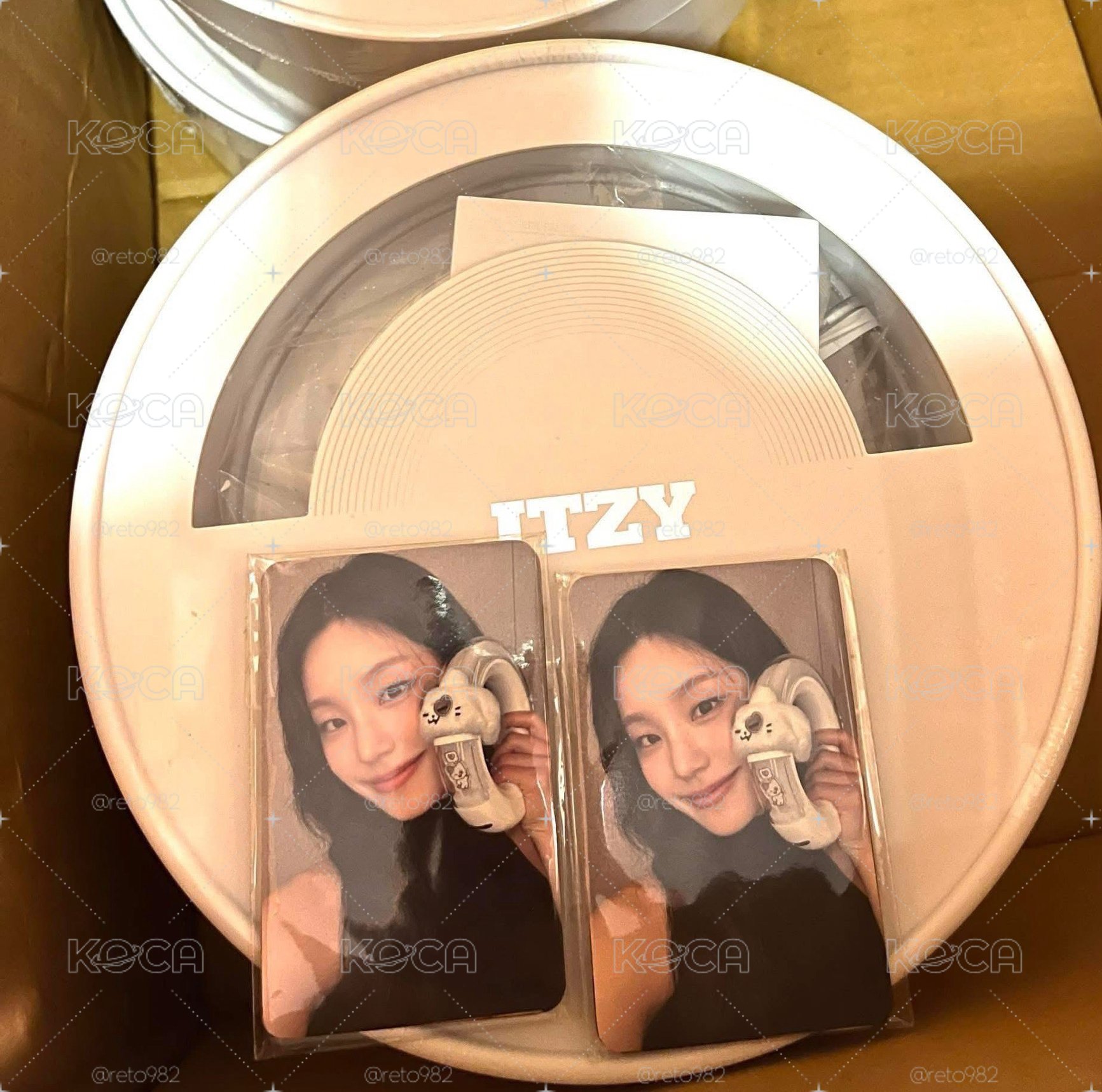 《現貨！》ITZY 二代手燈 官方手燈環 （含wm特典一套）✨
