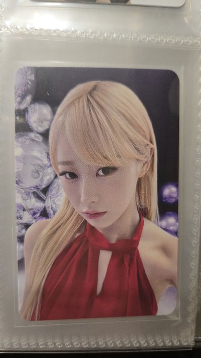 紅衣金髮吉