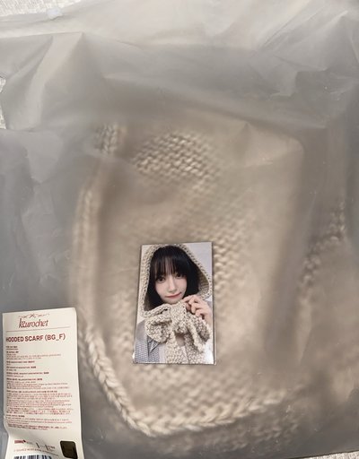 LE SSERAFIM KKUROCHET 連帽圍巾整組