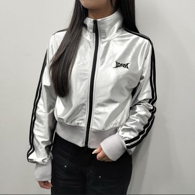 全新未拆aespa蛋巡銀色短外套（含滿額）