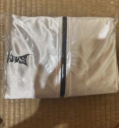 全新未拆aespa蛋巡銀色短外套（含滿額）