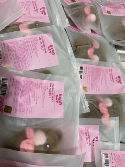 現貨ILLIT2週年週邊吊飾娃