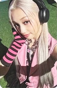 CURIOUS 紅版 專輯卡 