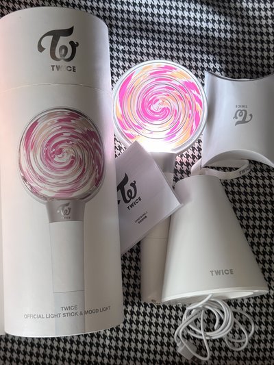 （現貨 一日內寄出）twice 一代 二代 糖果棒 手燈