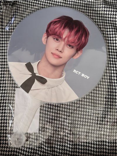 （全新未拆現貨 紙箱寄出 一日內寄出）txt act:boy 崔然竣 紅髮竣 大扇 扇子