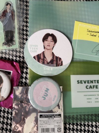(現貨 整圖出）seventeen 2020 cafe 明浩 the8 徽章 立牌 餐點卡