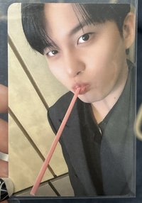 原來熊會用吸管