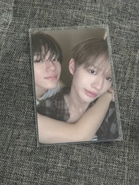 竟培成旼