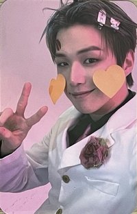 迷6 𝐆𝐥𝐨𝐰 𝐭𝐨 𝐇𝐚𝐳𝐞 Glow ver. 專輯卡 