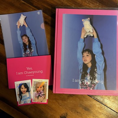 Yes I am Chaeyoung 粉紅版本
