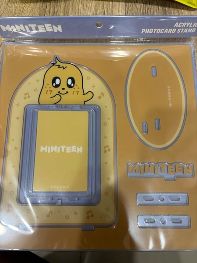 奎卡+MINITEEN立牌
