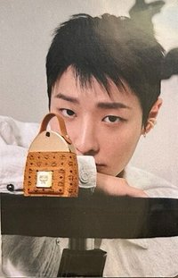 MCM 香水 代言卡 