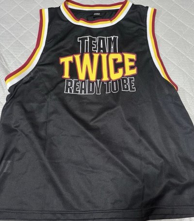 MOMO五巡籃球衣🩷