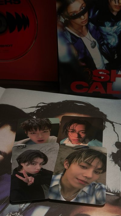 LNGSHOT貼紙書