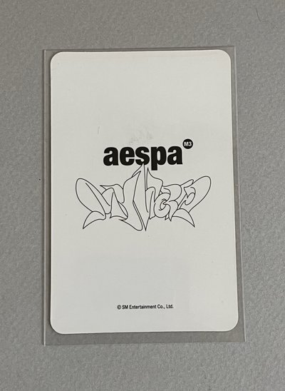 短髮負責吸引，眼神負責致命一擊