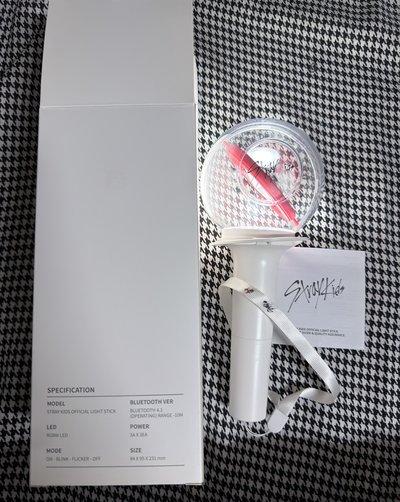 （現貨 紙箱寄出 可當日寄出）straykids 一代手燈