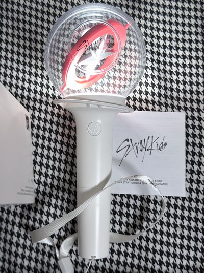 （現貨 紙箱寄出 可當日寄出）straykids 一代手燈