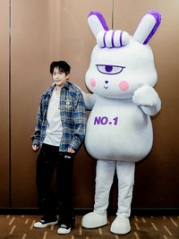 南波萬 × AMONSTER 糖果扣格紋襯衫